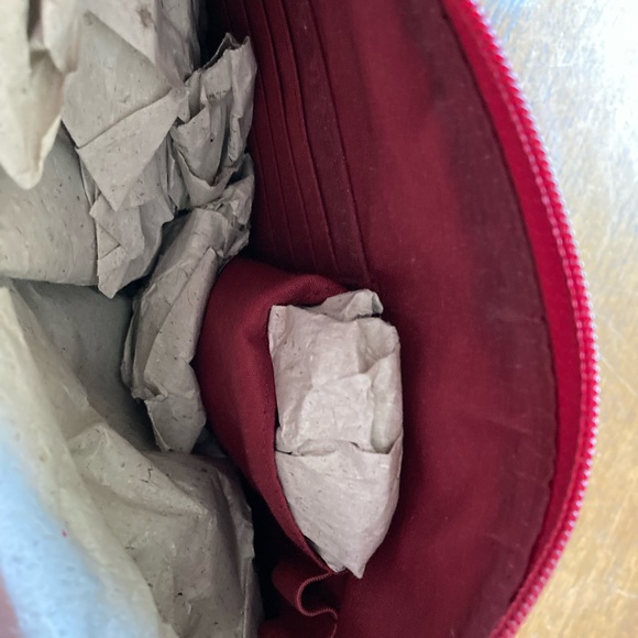 Red purse, white stitching, multiple pockets - Picture 5 of 8